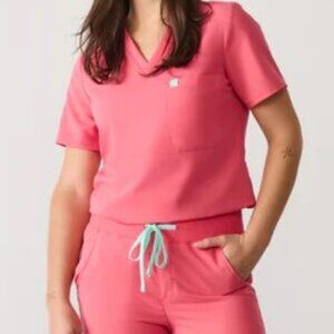 NWOT - Garde-Malade "Gabrielle" baroque rose 1-pocket scrub top - S